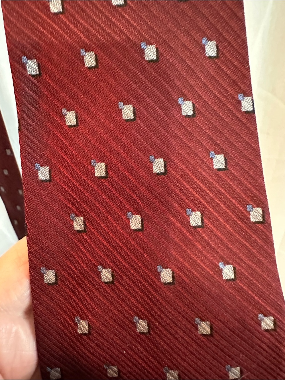 Alfani Men's Burgundy Patterned Tie - Made in Italy 100% silk.